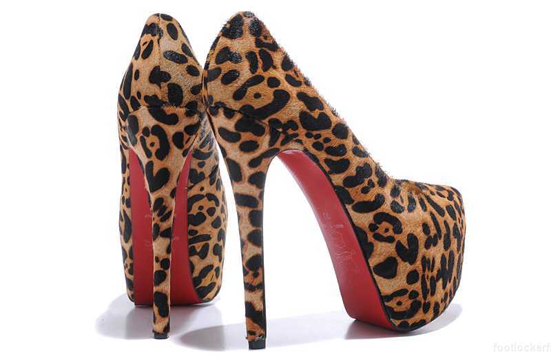 christian louboutin spiked platform pumps pascher mode christian louboutin chaussures pas cher envente